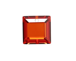 Poppy Faceted Square 18mm