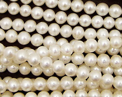 Pearly White Semi-Round 4.5-5mm