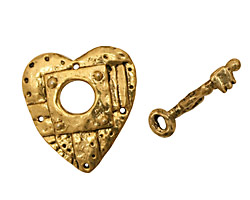 Green Girl Gold (plated pewter) Heart and Key Toggle 21x22mm, 20mm bar