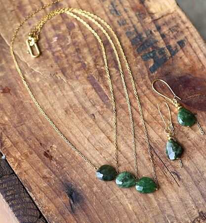 Nephrite Asymmterical Necklace Set