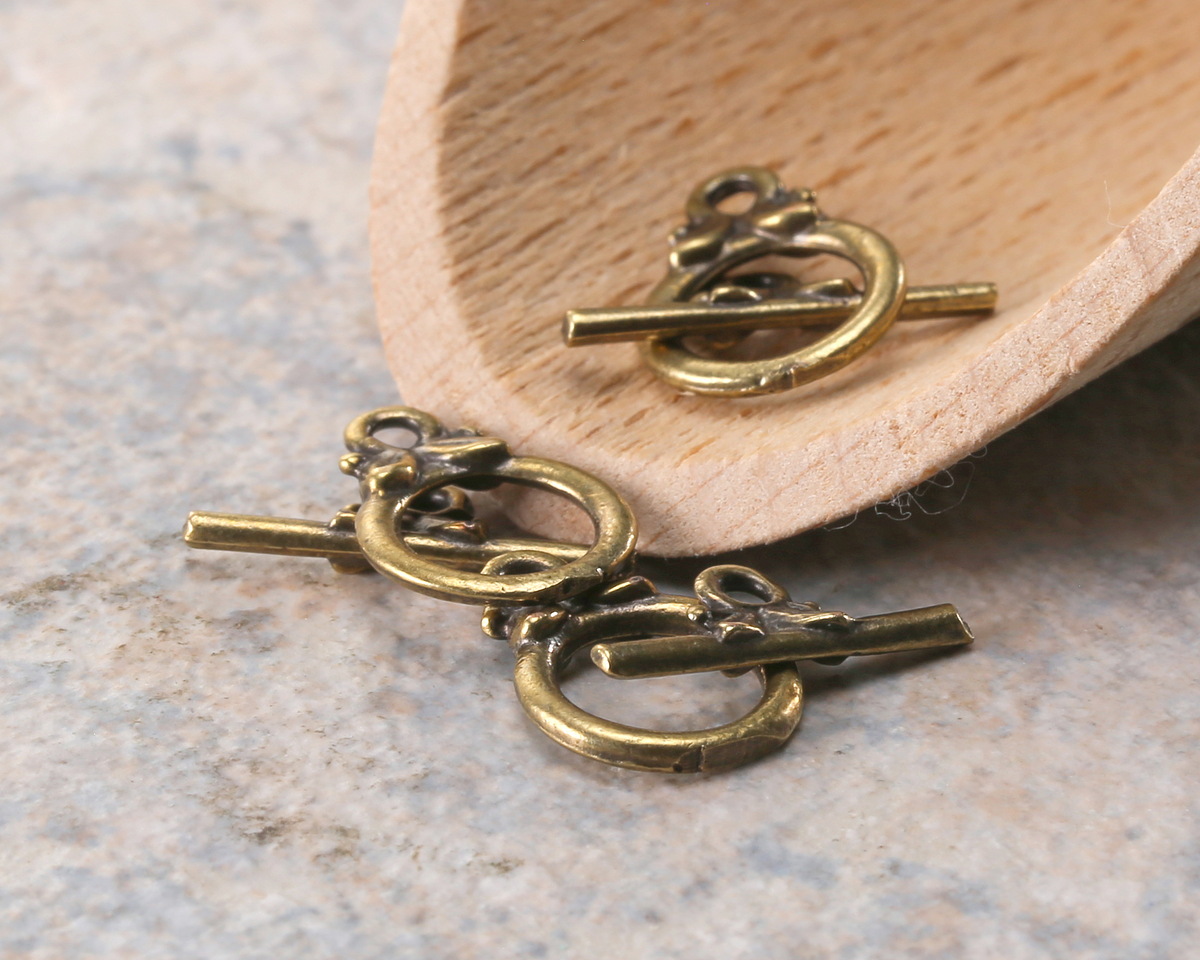 Mykonos Antique Brass (plated) Olive Leaf Toggle Clasp 10x14mm, Bar 15mm