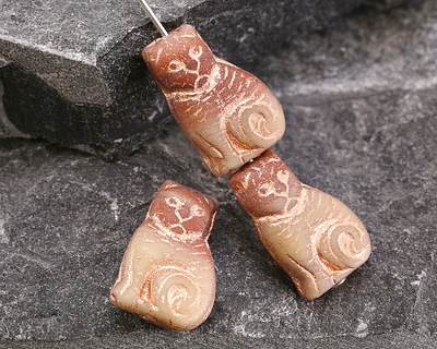 Czech Glass Vanilla Cinnamon w/ Bronze Wash Sitting Cat Bead 17x11mm