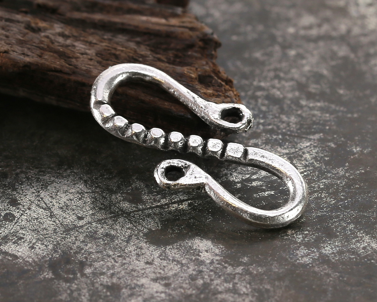 Mykonos Antique Silver (plated) Pebbles S-Hook 24x12.5mm