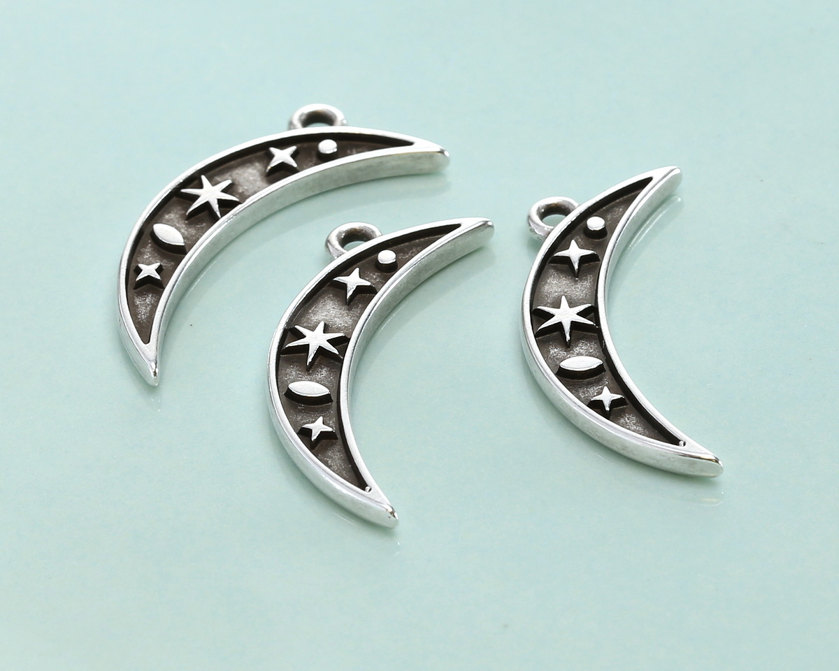 Antique Silver (plated) Celestial Crescent Moon Focal 7x25mm