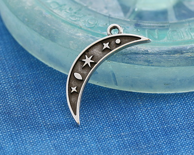 Antique Silver (plated) Celestial Crescent Moon Focal 7x25mm