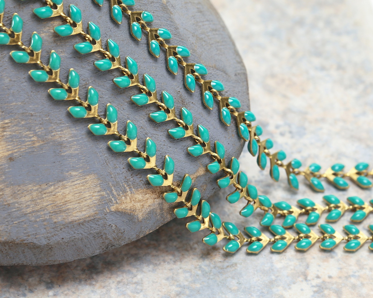 Zola Elements Turquoise Chevron Brass Chain