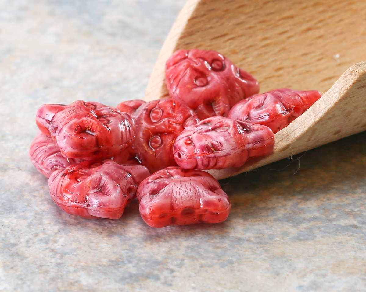 Czech Glass Cinnamom Swirl Cat Head 12mm