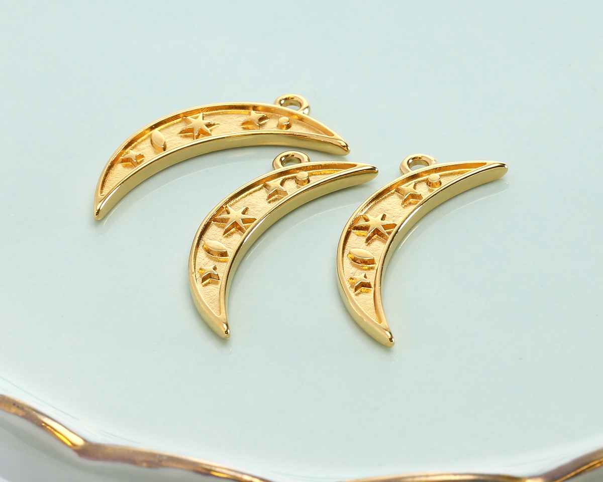 24K Gold (plated) Celestial Crescent Moon Focal 7x25mm