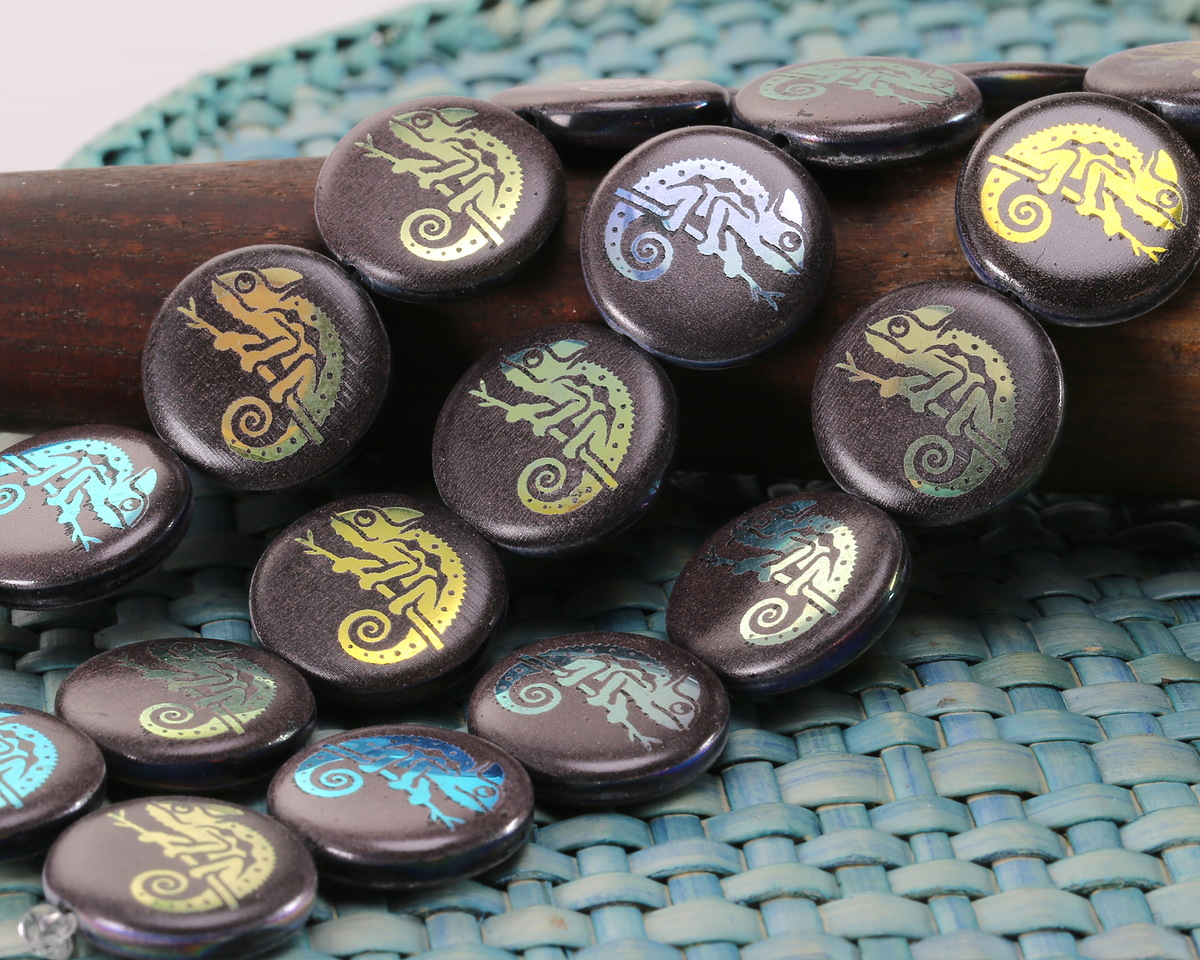 Czech Glass Laser Etched Chameleon on Jet AB Coin 17mm