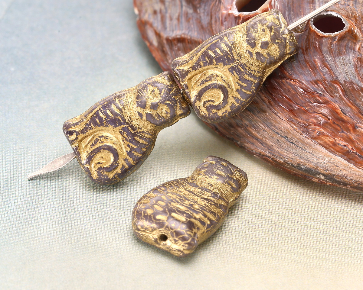 Czech Glass Thistle w/ Gold Wash Sitting Cat Bead 17x11mm