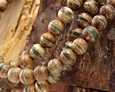 Tibetan (Dzi) Agate Gray-Green Banded Round 8mm