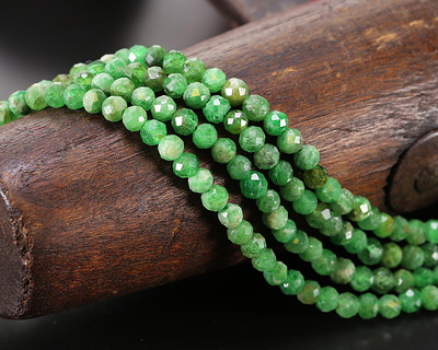 Tsavorite (A) Microfaceted Round 4mm