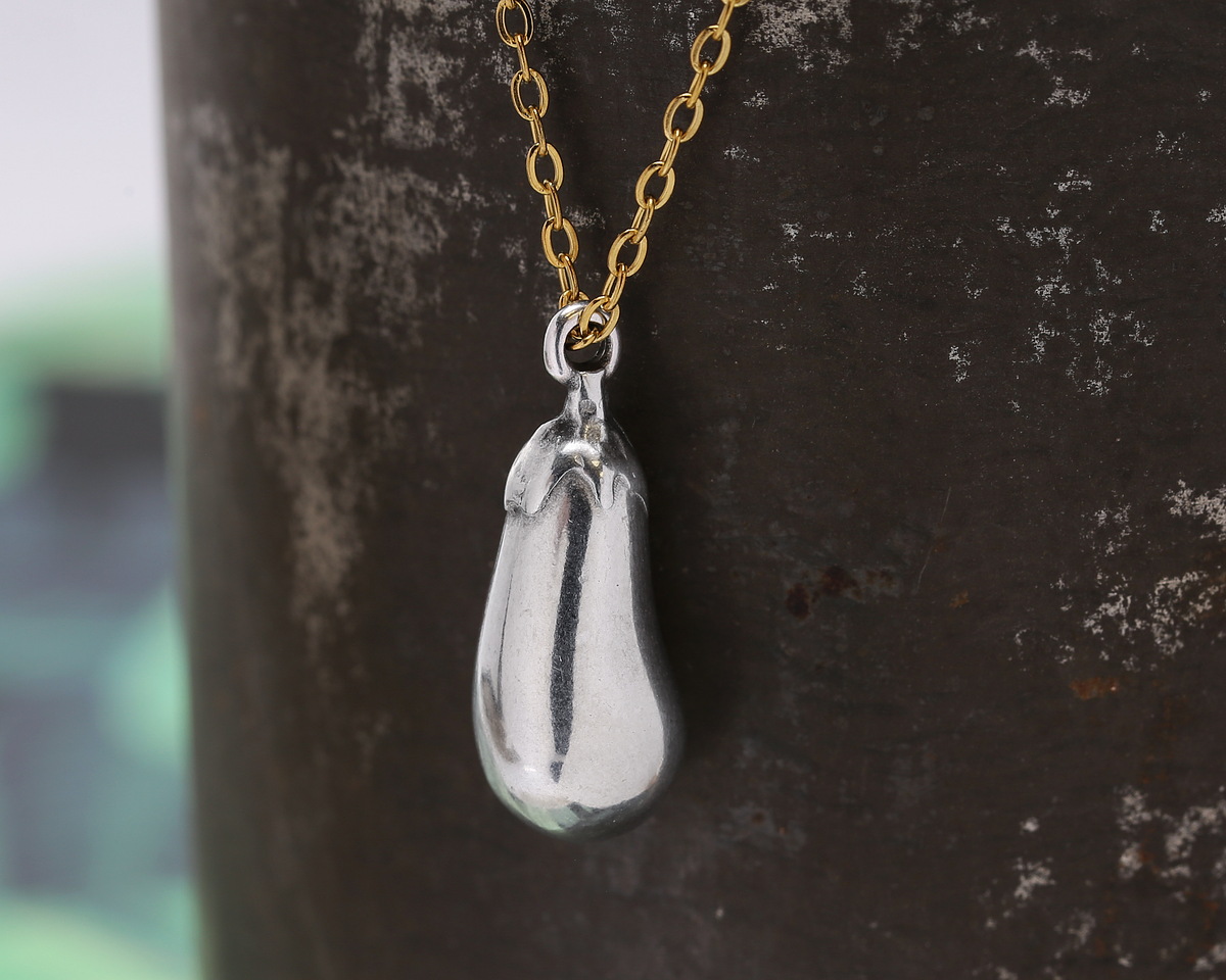 Antique Silver (plated) Eggplant Focal 9x25mm