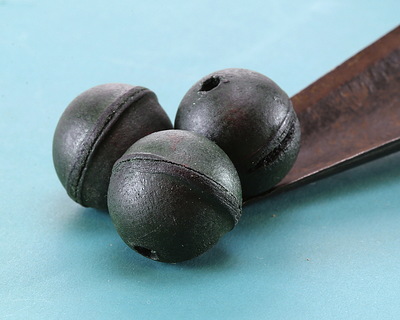 Peacock Green (dark) Leather Round Bead 20-22mm