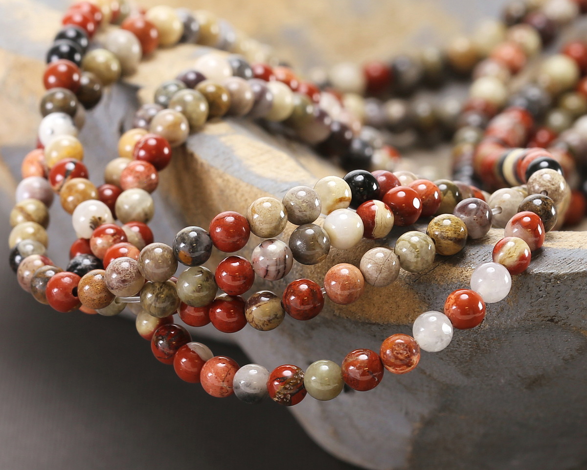 Red Silver Leaf Round 4mm