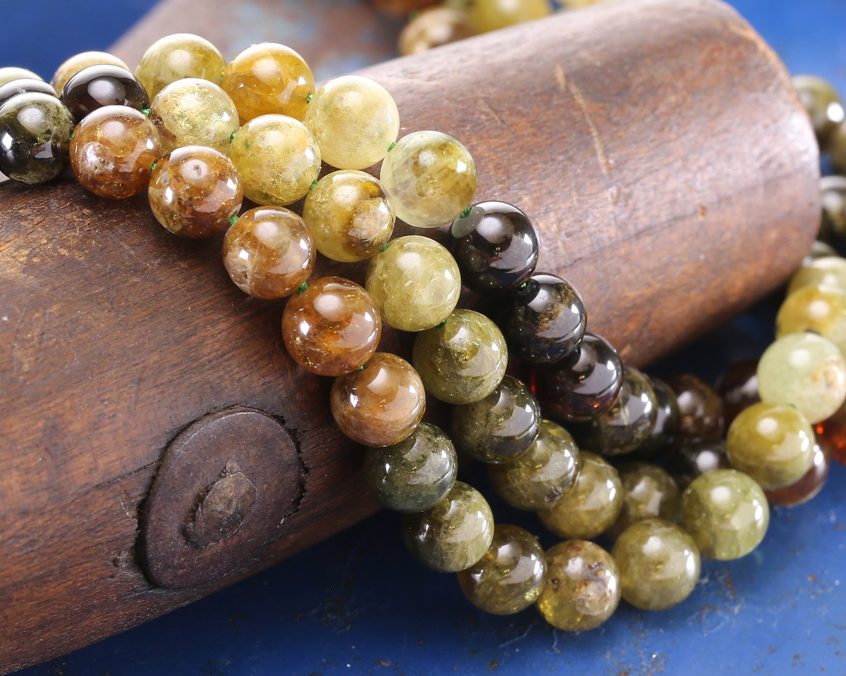 Green Garnet Ombré Round 10mm