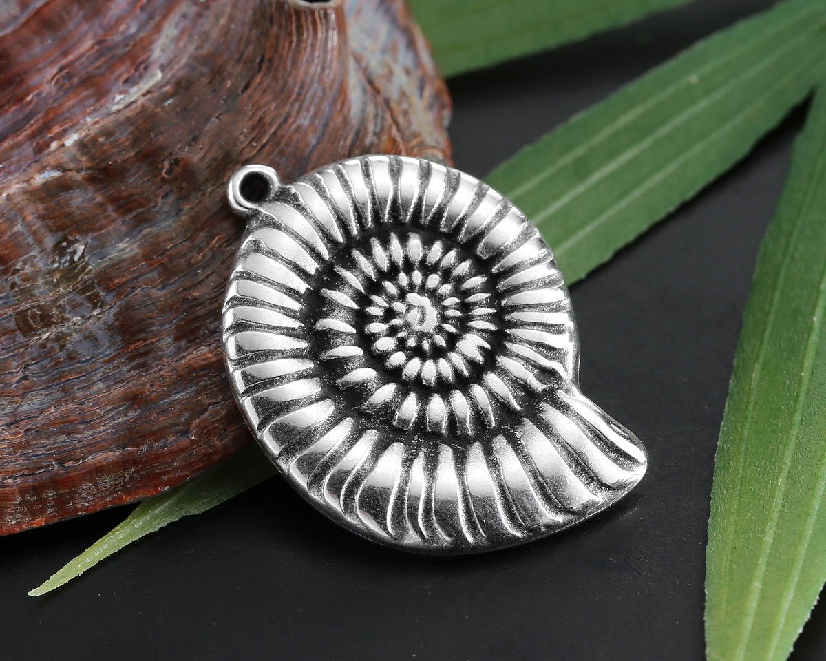 Antique Silver (plated) Nautilus Shell Focal 21x30mm