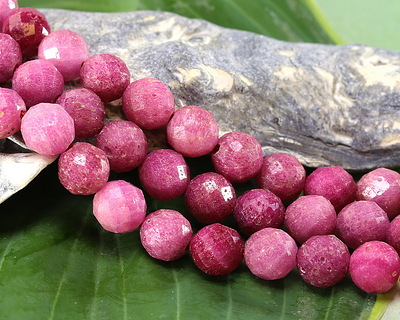Ruby (A) Microfaceted Round 8mm