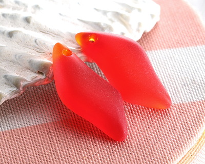 Cherry Red Beach-Style Glass Wave Drop Pendant Pair 12x25mm