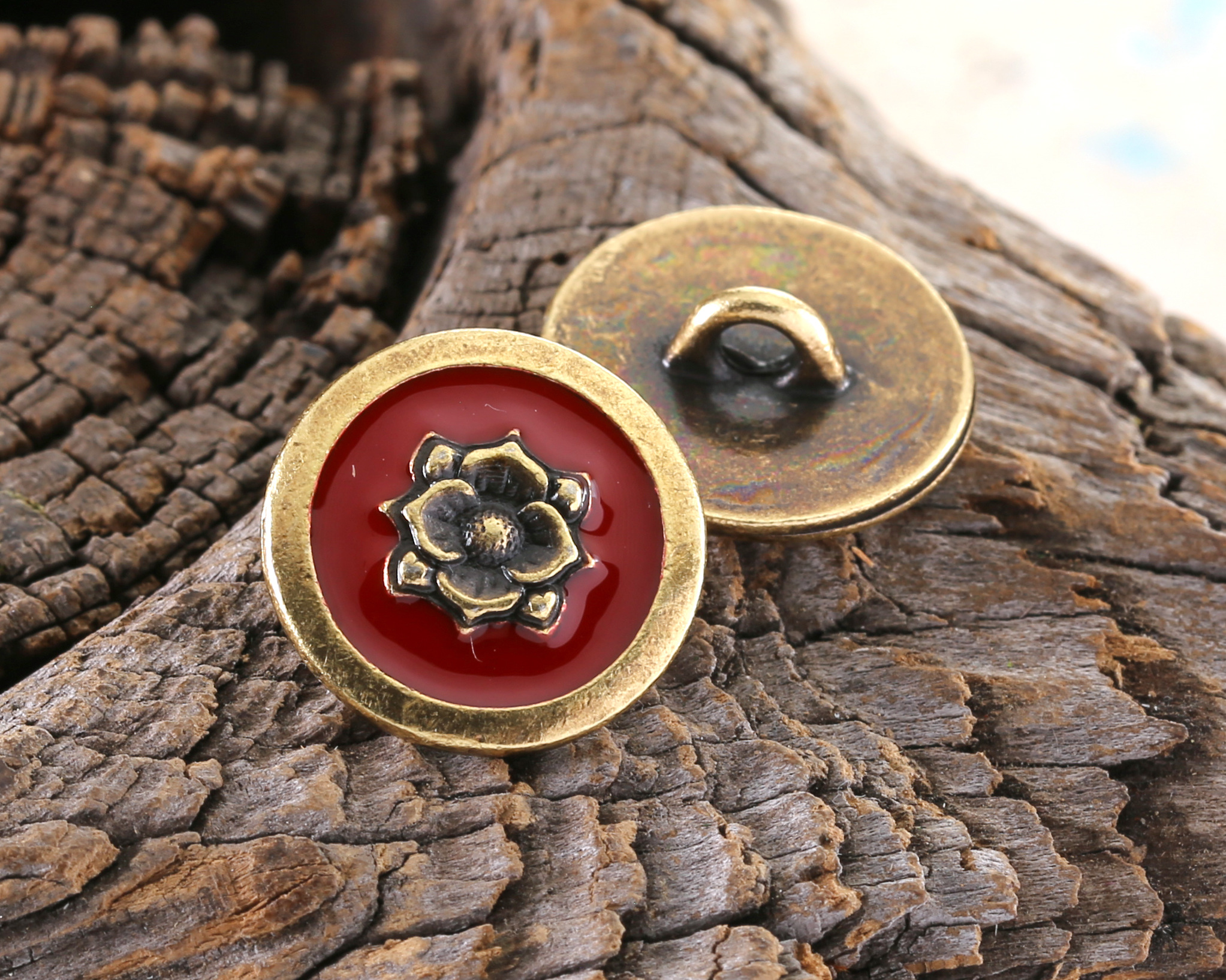 TierraCast Antique Brass (plated) Cherry Red Blossom Button 14mm