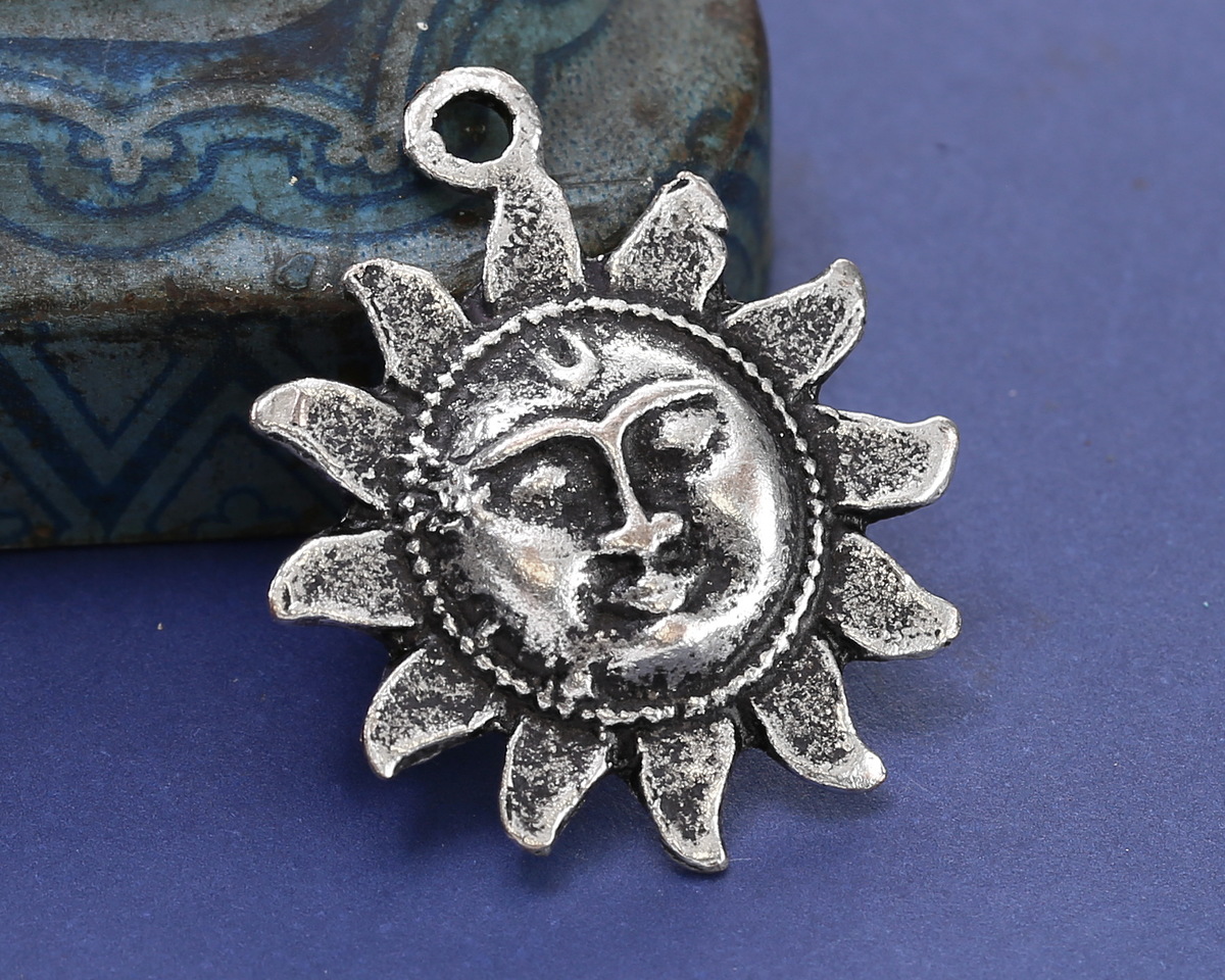 Mykonos Antique Silver (plated) Sun Face Focal 25x29mm