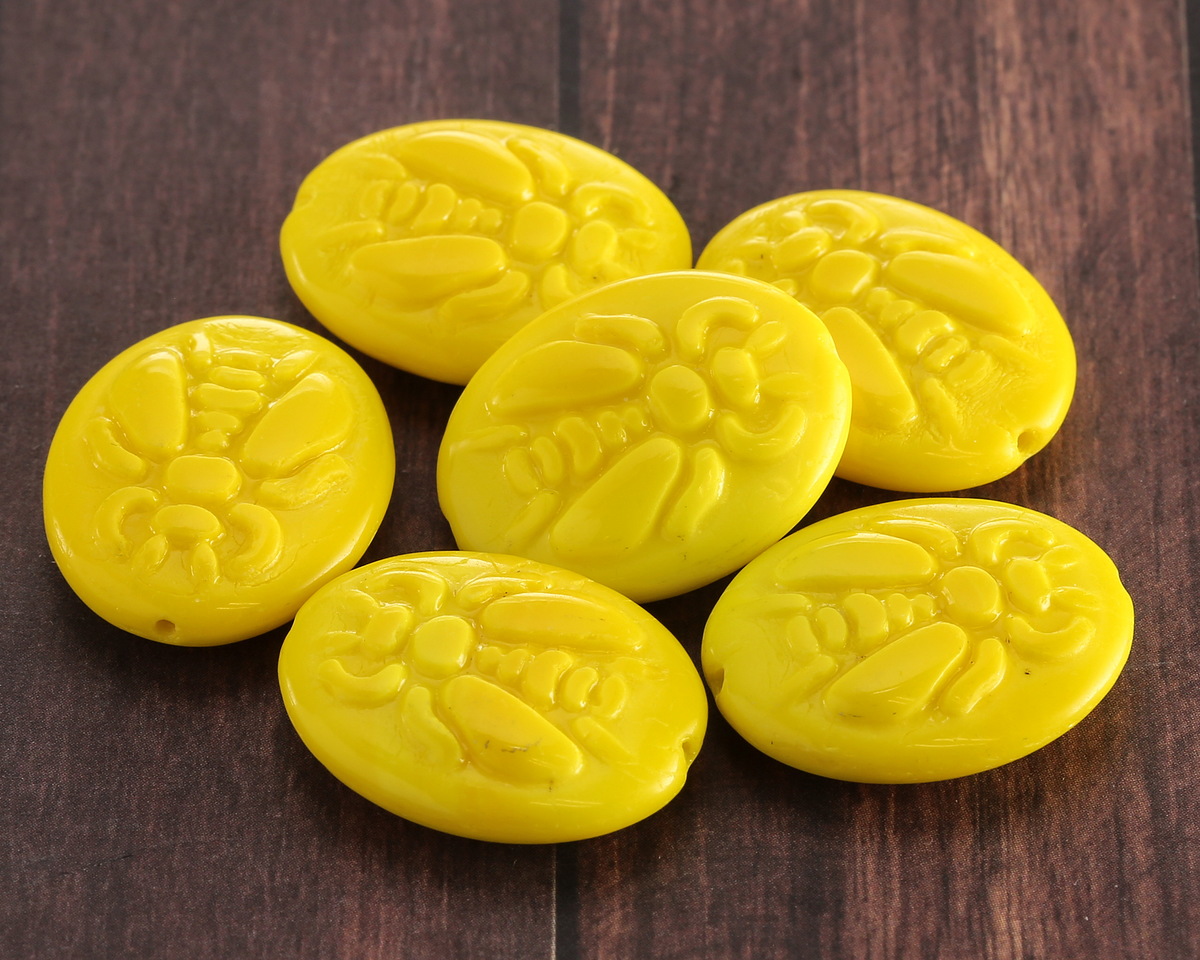 Czech Glass Yellow Bee Oval 22x18mm