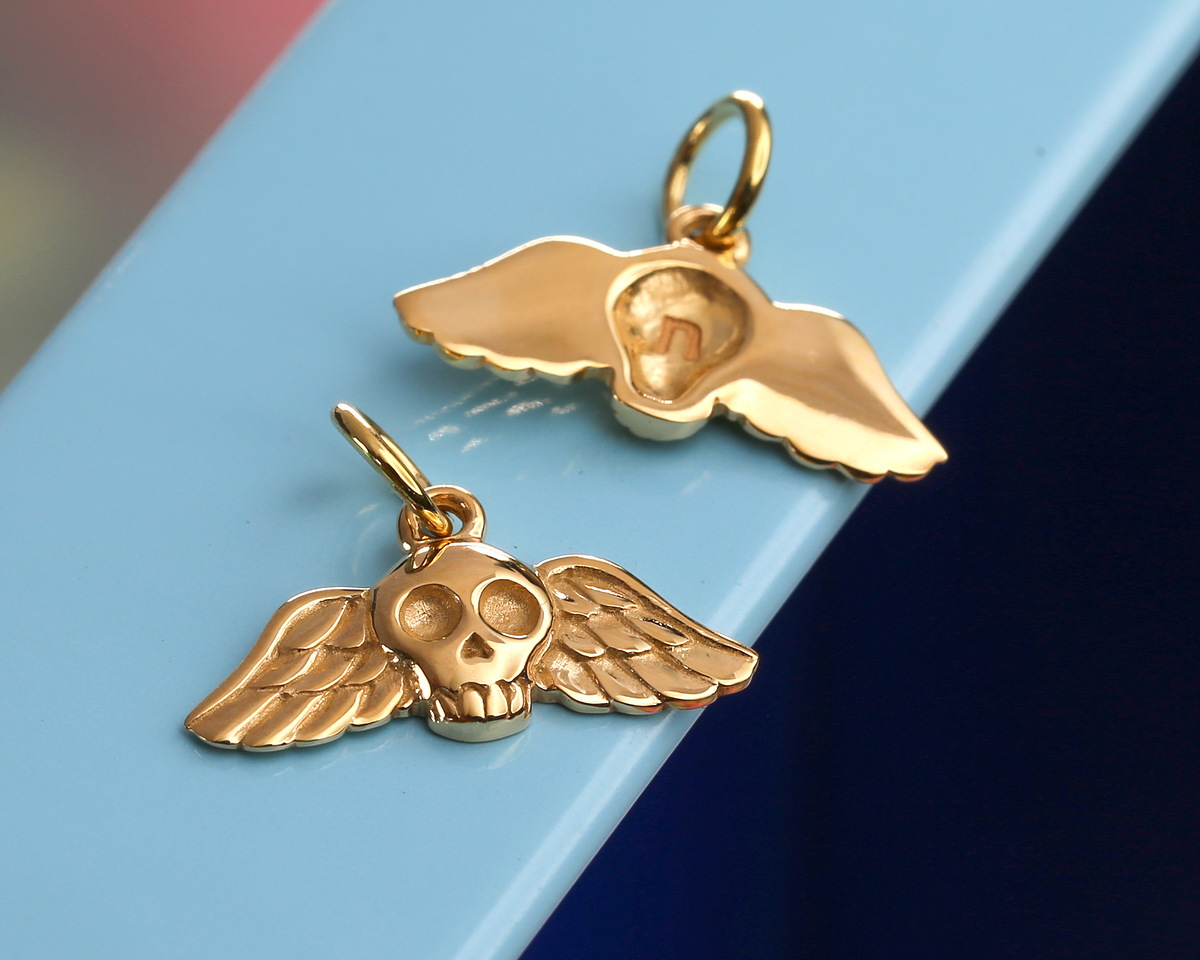 Nina Designs Bronze Flying Skull Focal 17x12mm