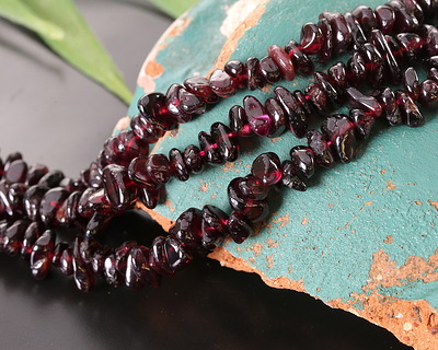 Garnet (A) Chips 2-5x5-12mm