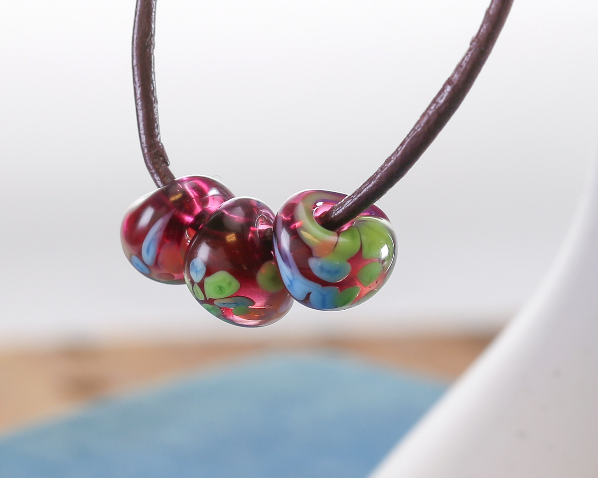 Unicorne Beads Glass Purple Gerbera Teardrop 9-10mm