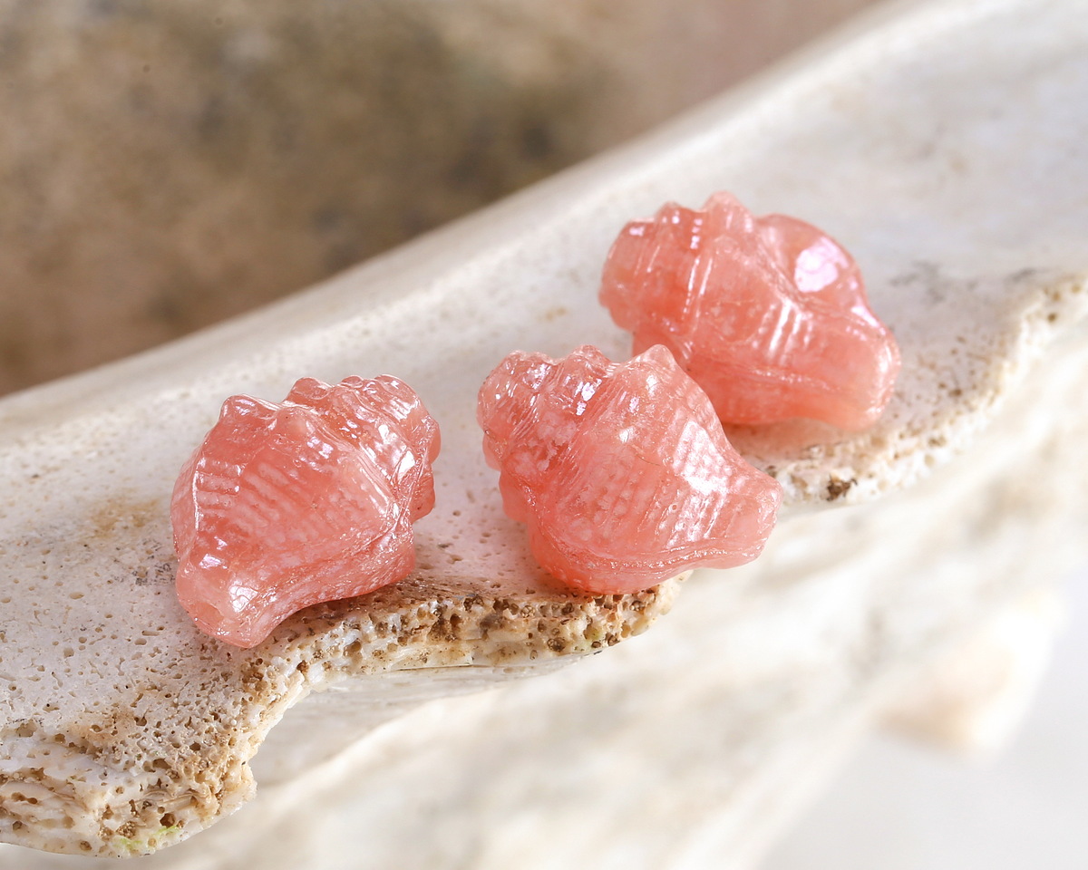 Czech Glass Pink Opal w/ Pearl Luster Murex Shell 15x12mm