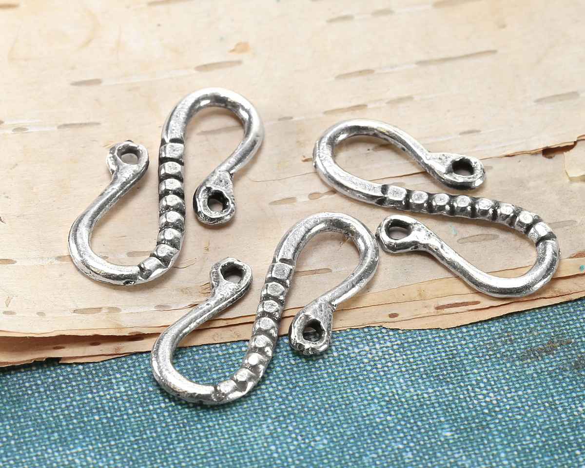 Mykonos Antique Silver (plated) Pebbles S-Hook 24x12.5mm