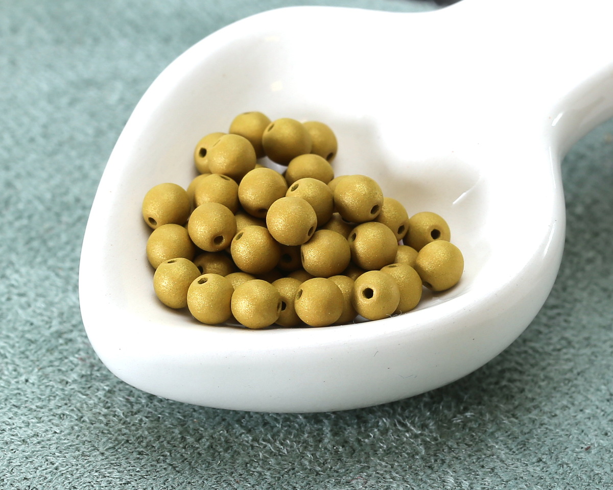 Czech Glass ColorTrends: Golden Olive Round 4mm