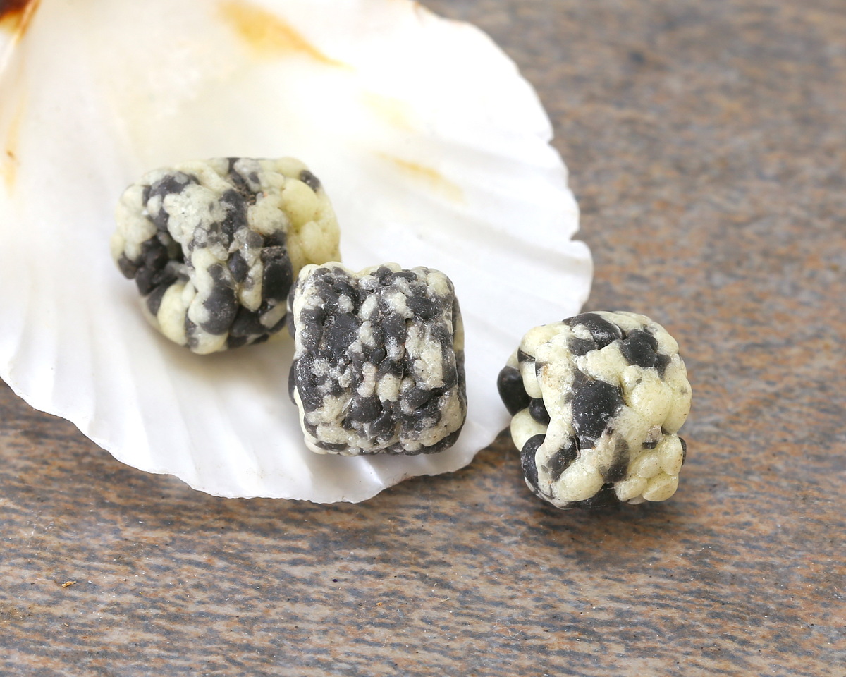 African Glass Sandcast Granite 8-10mm