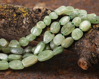 Green Kyanite Polished Nugget 3-5x7-11mm Beads