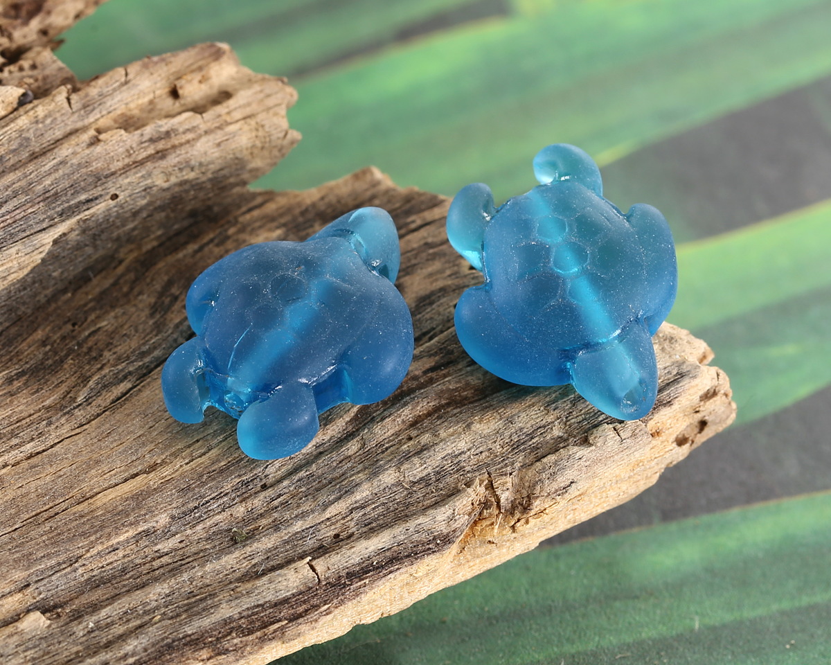 Peacock Blue Beach-Style Glass Small Sea Turtle 20x15mm