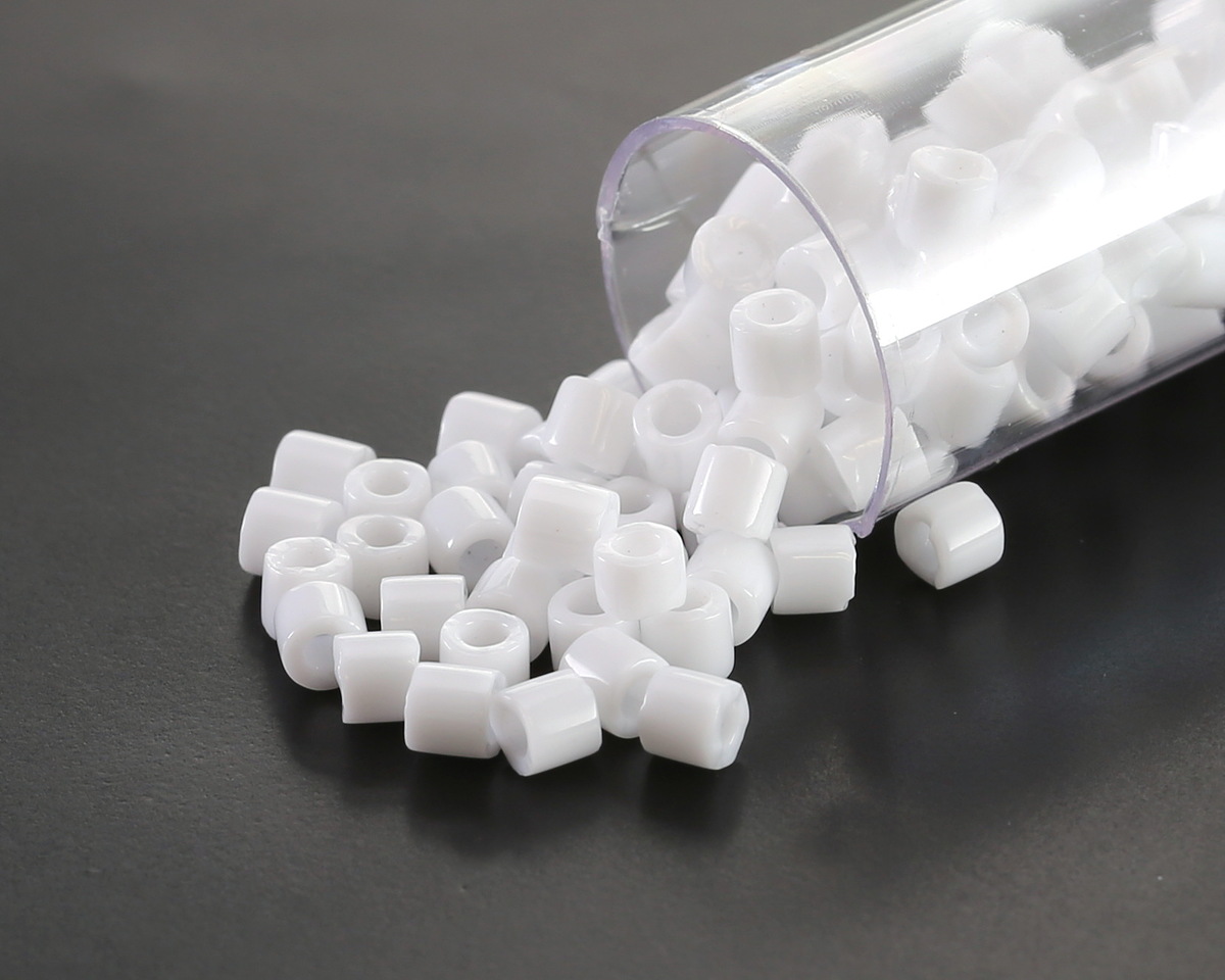 Miyuki Delica White (DBL0200) 8/0 Seed Bead