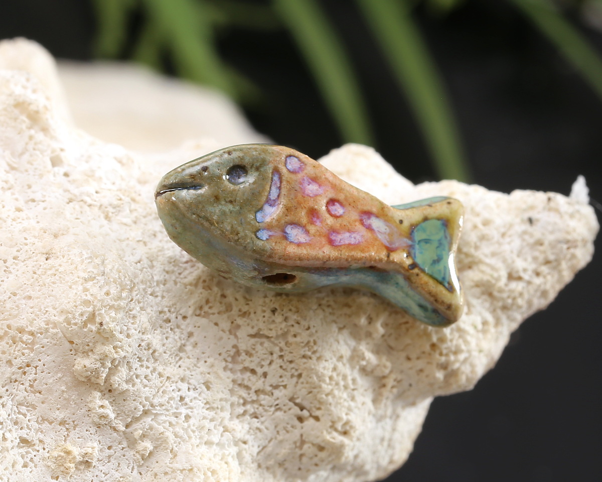 Gaea Ceramic Blue & Pink Pastel Rainbow 3 Fish Bead 10-11x27-28mm