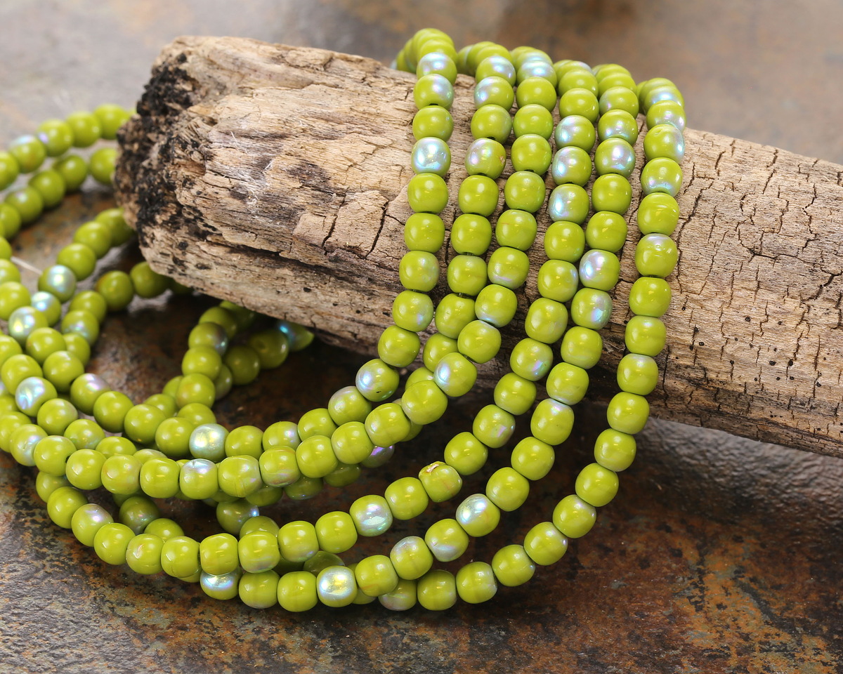 Czech Glass Avocado AB Round Druk 4mm