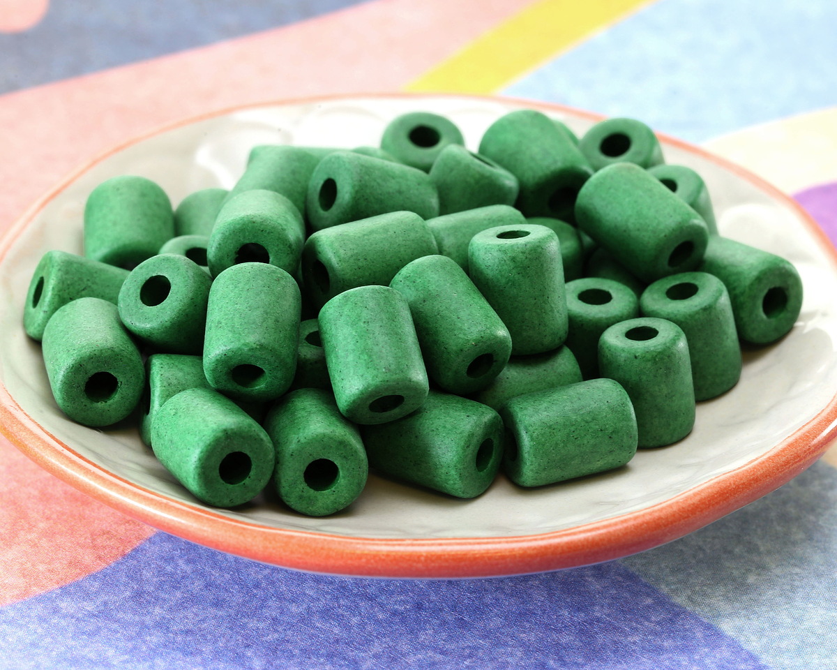 Mykonos Ceramic Kelly Green Tube Spacer 9-10x8mm