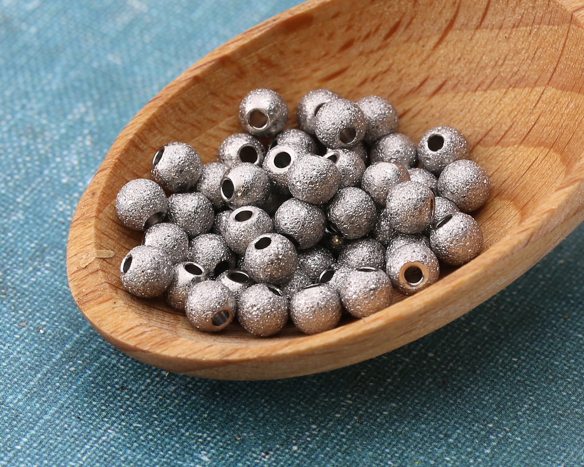 Stardust Stainless Steel Round 4mm, 1.2mm hole