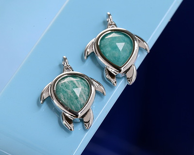 Brazil Amazonite w/ Silver Finish Sea Turtle Focal 15x19mm