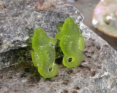 Olive Green Beach-Style Glass Sea Horse Pendant 17x29mm