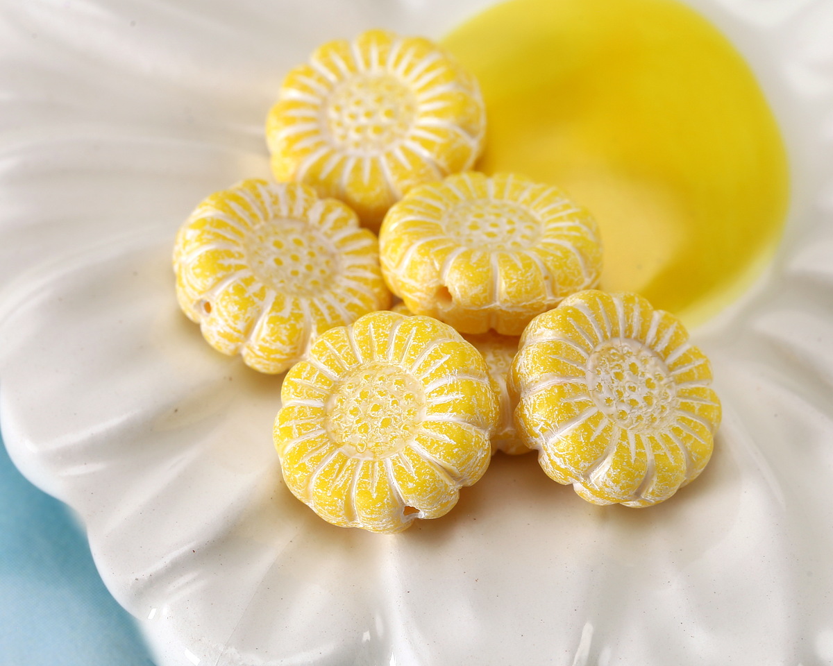 Czech Glass Dandelion w/ White Wash Sunflower 13mm