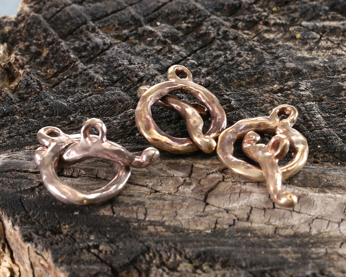 Green Girl Bronze Branch Toggle 16x19mm, 22mm bar
