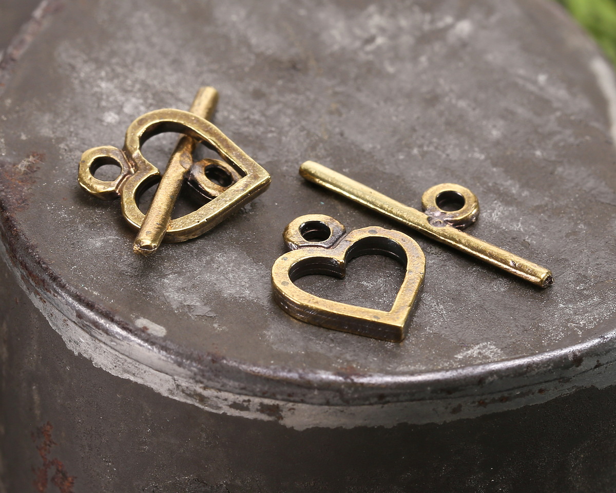 Mykonos Antique Brass (plated) Heart Toggle Clasp 14x17mm, 27mm Bar