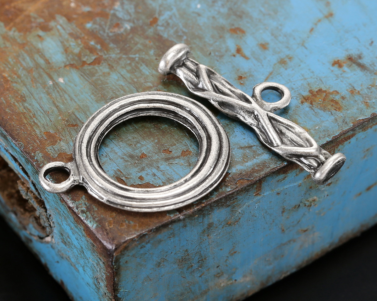 Antique Silver Finish Carved Toggle Clasp 25x20mm, 29mm Bar