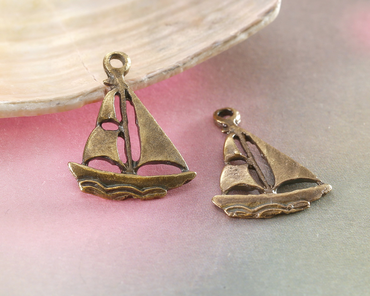 Mykonos Antique Brass (plated) Sailboat Focal 16x21mm