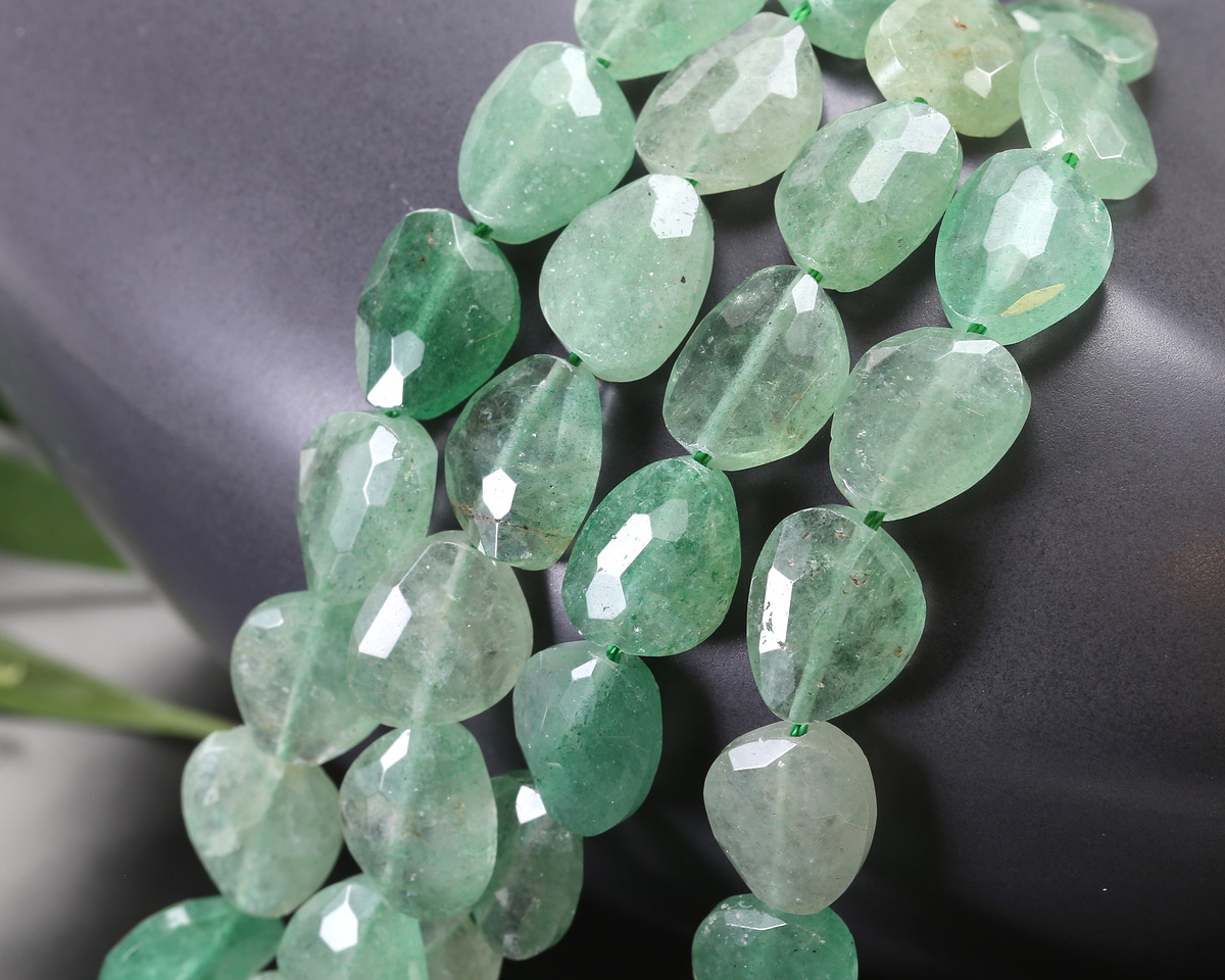Green Strawberry Quartz Microfaceted Puff Pear 13x16mm