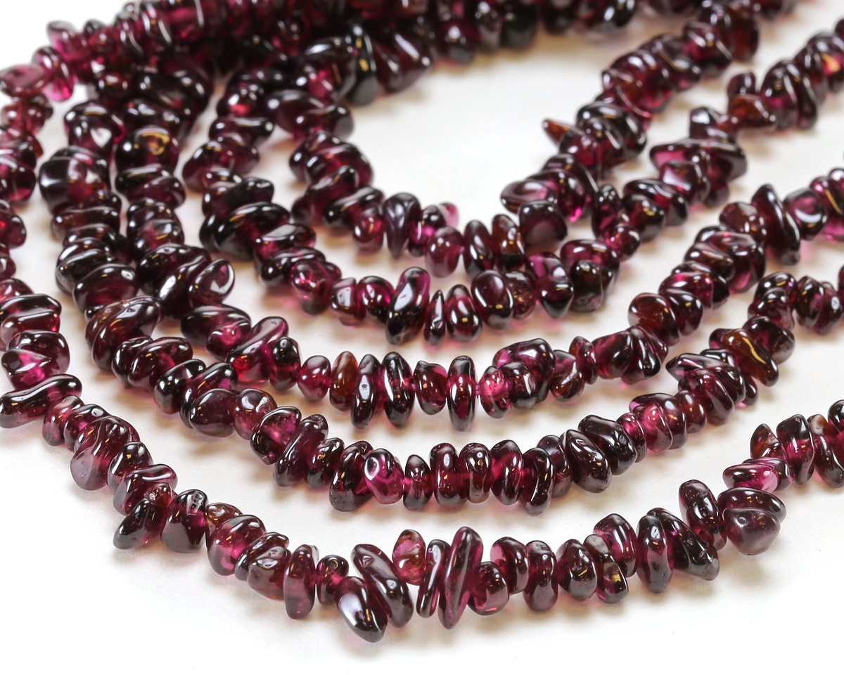 Rhodolite Garnet (AA) Chips 2-4x4-10mm