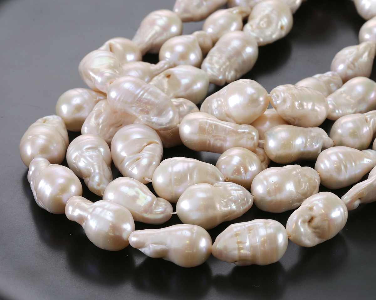 Pearly White Baroque Pearl (AAAA) 22-24x14-16mm